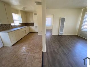 11834 Eucalyptus Ave APT D, Hawthorne, CA 90250