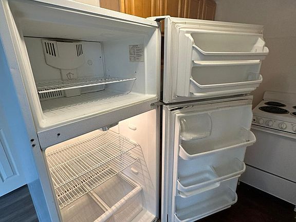 3rd image of 100 Irving Pl APT 3A