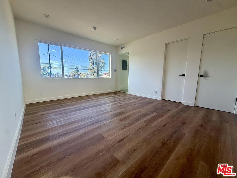 16185 W Sunset Blvd — Photo 3
