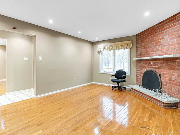 5th image of 40 Kirk Dr