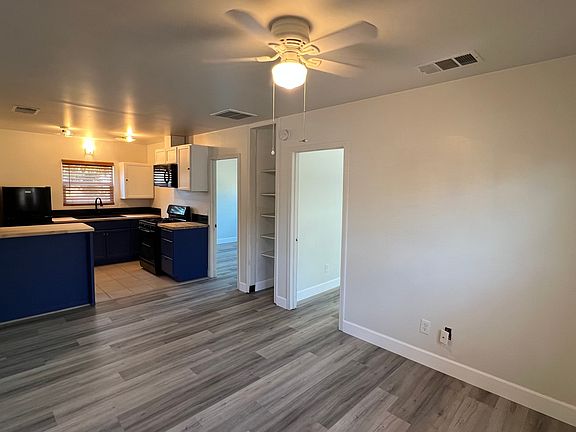 Living room & Kitchen