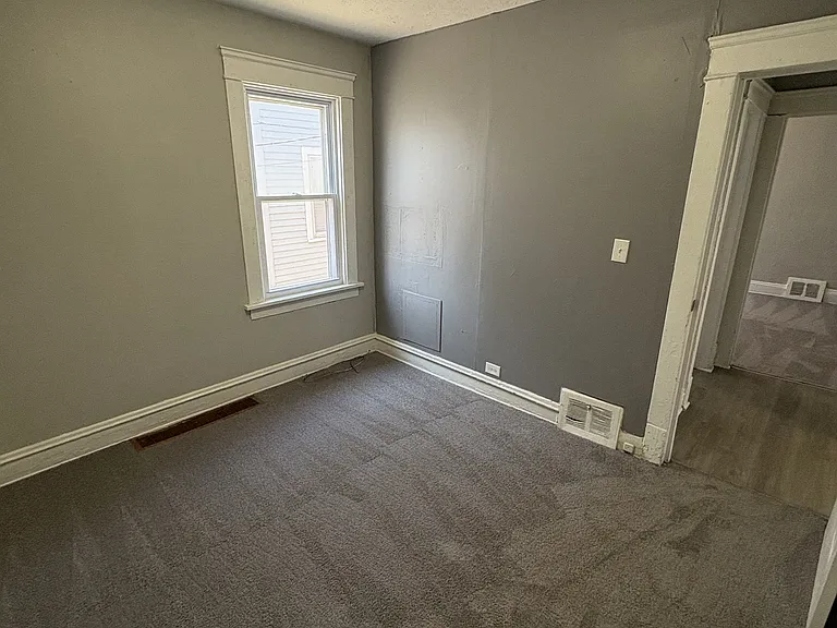 11008 Kinsman Rd — Photo 7