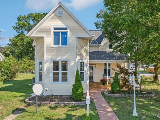 202 N Vine St, O'Fallon, IL 62269