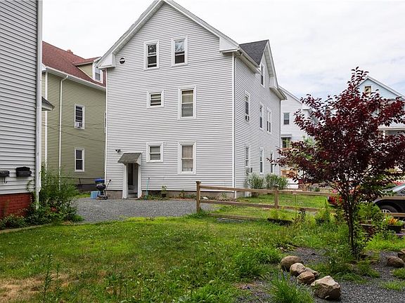 3rd image of 24 Tuxedo Ave