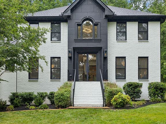 5th image of 608 Cheshire Cir