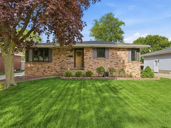 9015 O Day Dr, Highland, IN 46322