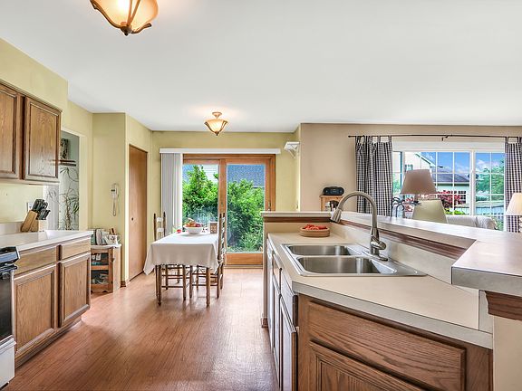 5th image of 1317 Kensington Dr