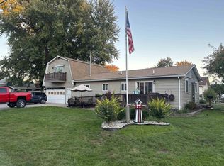 632 Pleasant St, Algonac, MI