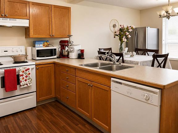 5th image of 83 W Lakeway Blvd