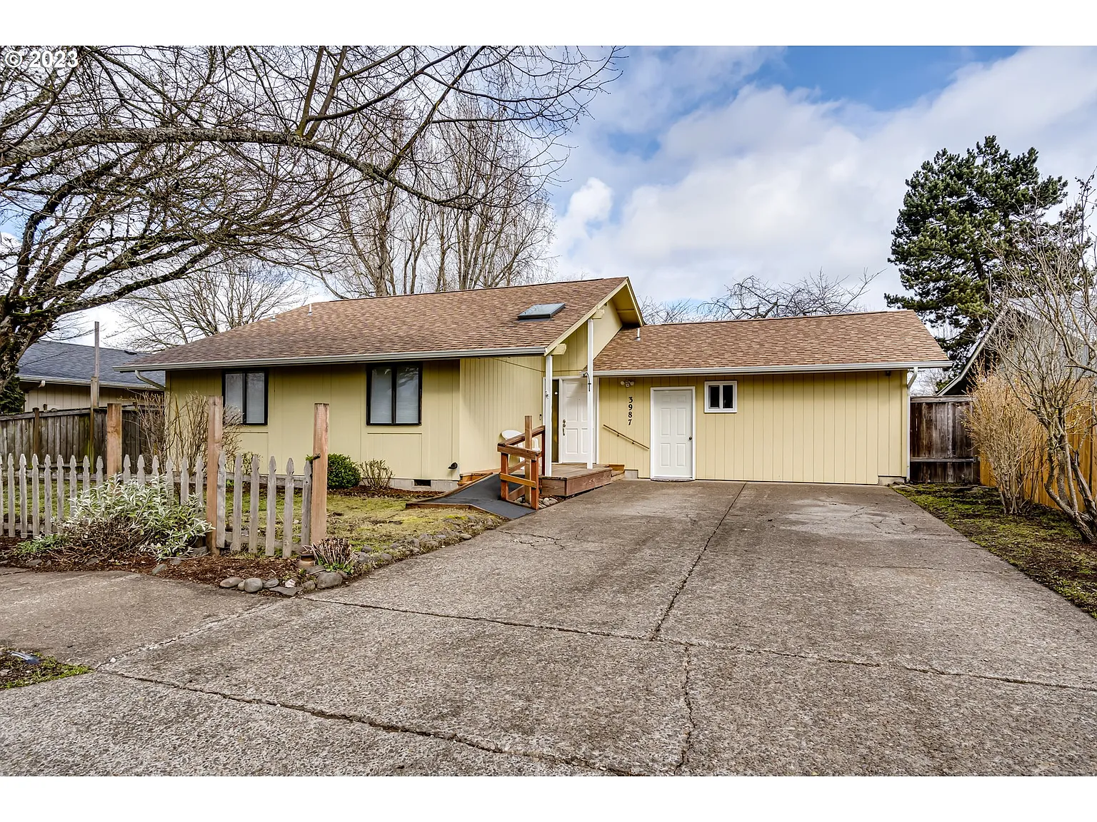 3987 Robin Ave photo 1