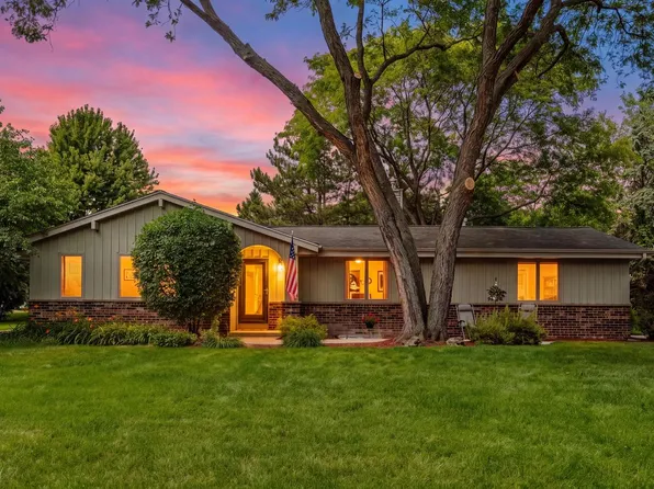 13960 James STREET, Brookfield, WI 53005