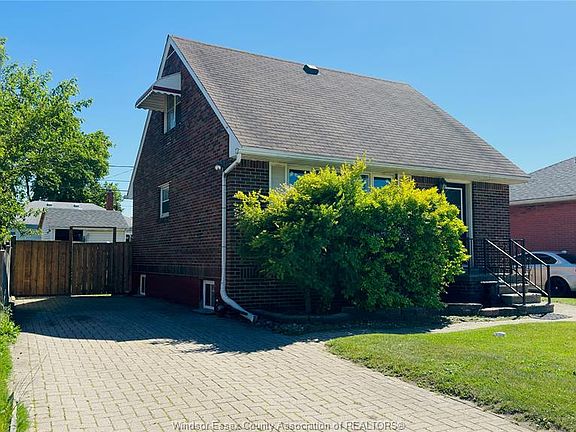 3rd image of 3519 Tecumseh Rd W