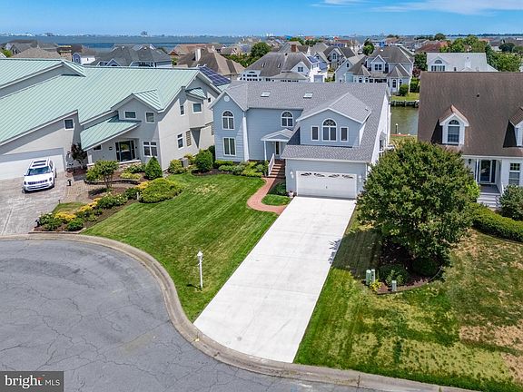 5th image of 24 Stacy Ct