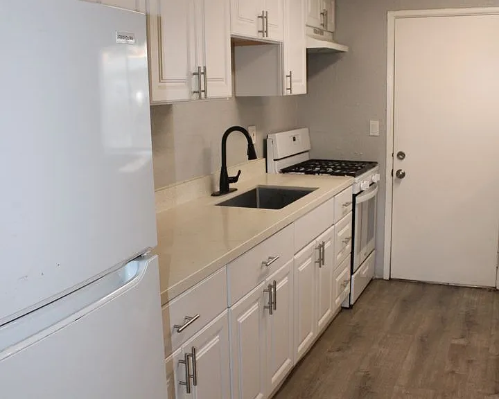 53 Alturas Ave #B — Photo 7