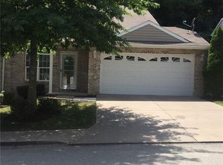 596 Newport Dr, Pittsburgh, PA 15235