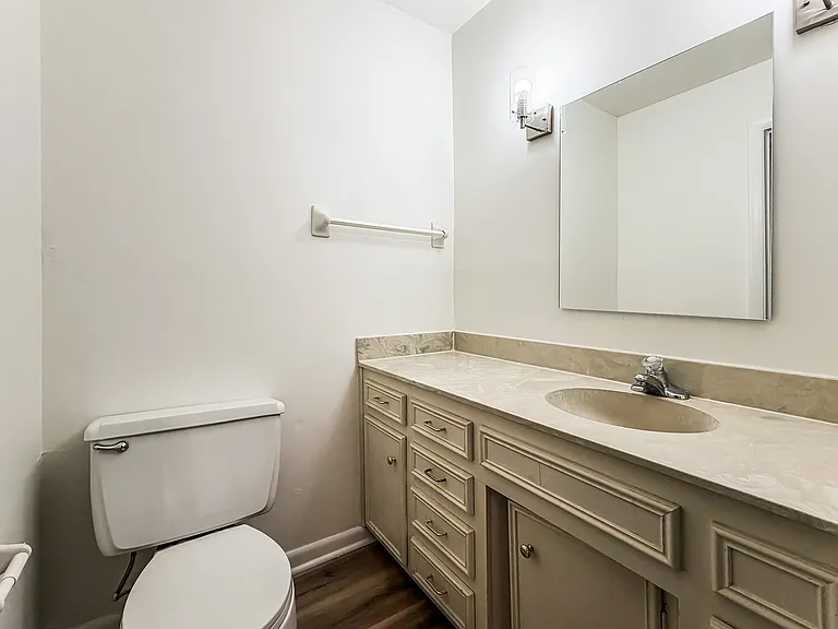 Charlestown Square Apartments — Photo 39
