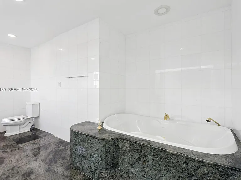 1402 Brickell Bay Dr #1601 — Photo 13