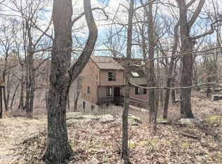 804 Wagoner Pl, Hawley, PA 18428
