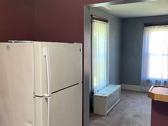 3rd image of 2710 Parade St