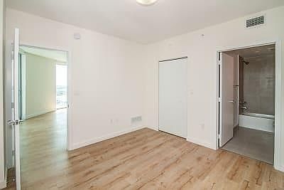 5th image of 60 NE 14th St #1208