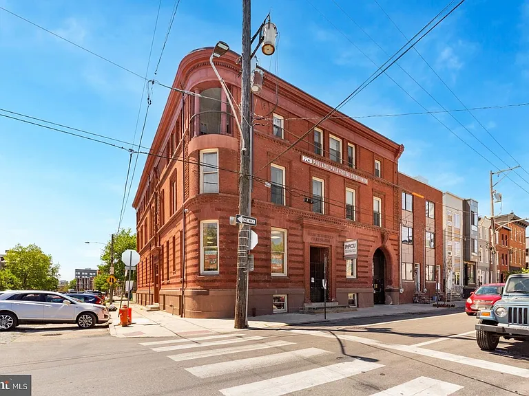 2136 E Dauphin St #301 — Photo 20