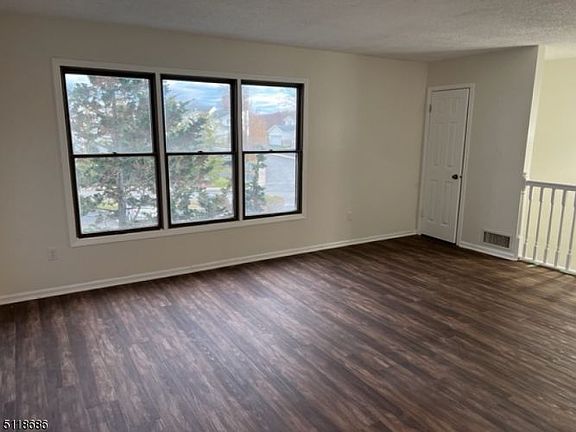 2nd image of 52 Heritage Ln #411