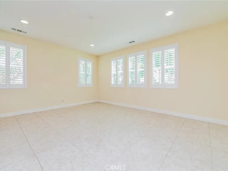 219 Wicker — Photo 6