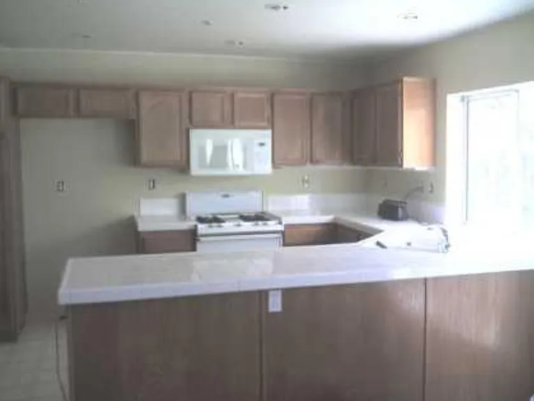 14060 Yorktown Ct — Photo 4