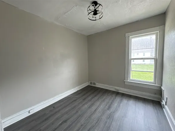 519 Lyndal St, New Castle, PA 16101