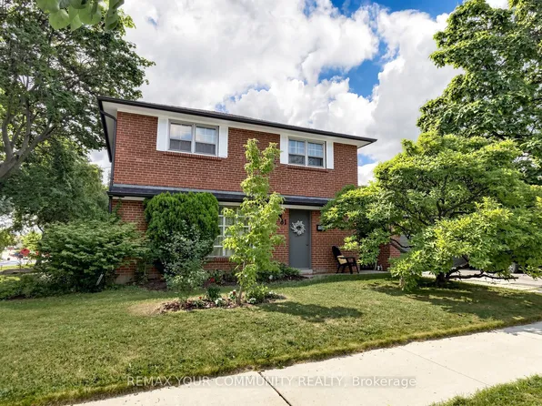 61 Norfield Cres, Toronto, ON M9W 1X5