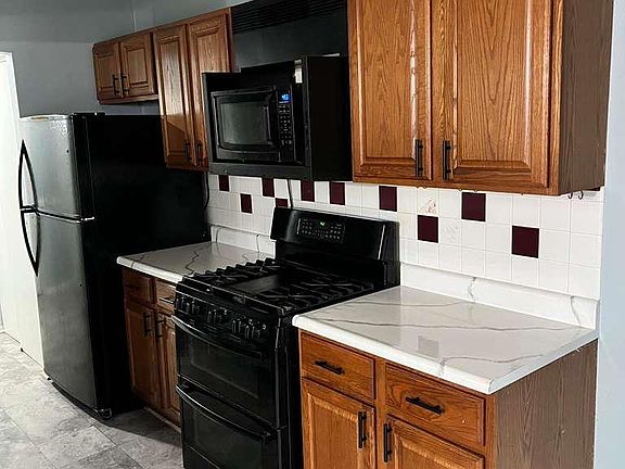 5th image of 236 Vernon Dr