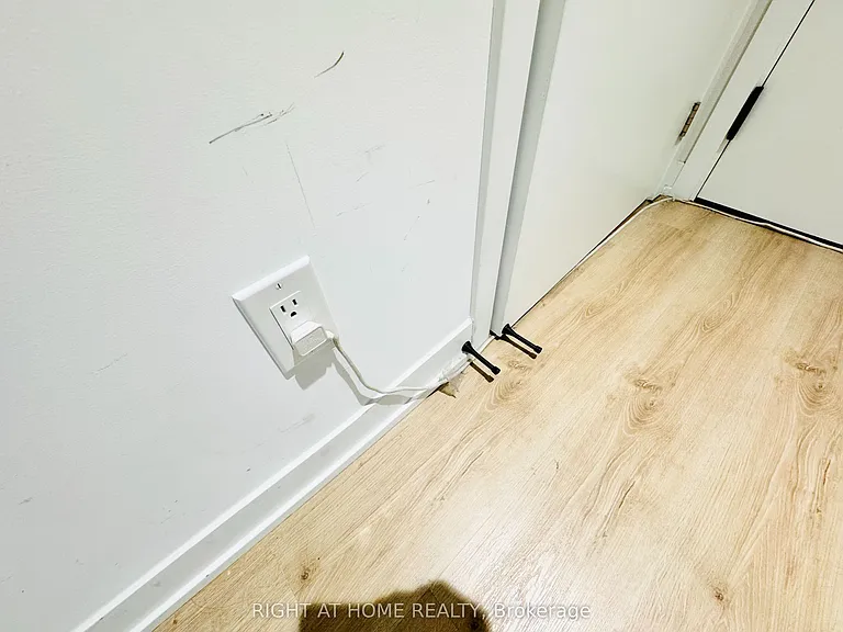 319 Jarvis St #1101 — Photo 40