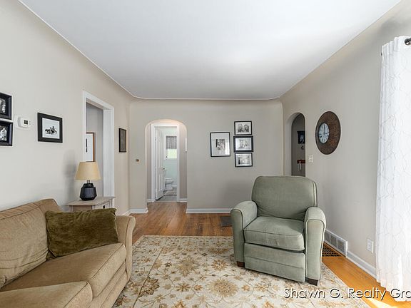 4th image of 2151 Tenway Dr SE