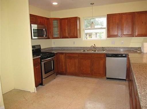5th image of 6000 Pratt Dr