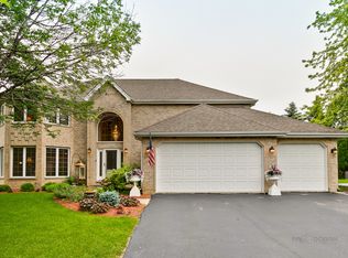 880 Fieldale Ln, Grayslake, IL 60030