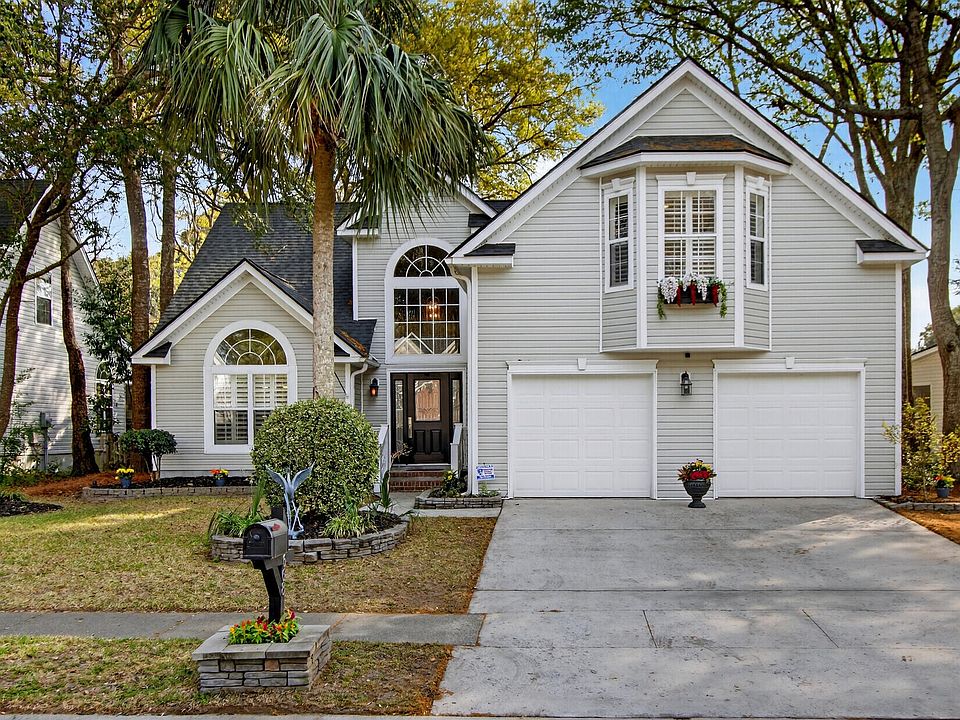 1st image of 668 Majestic Oaks Dr