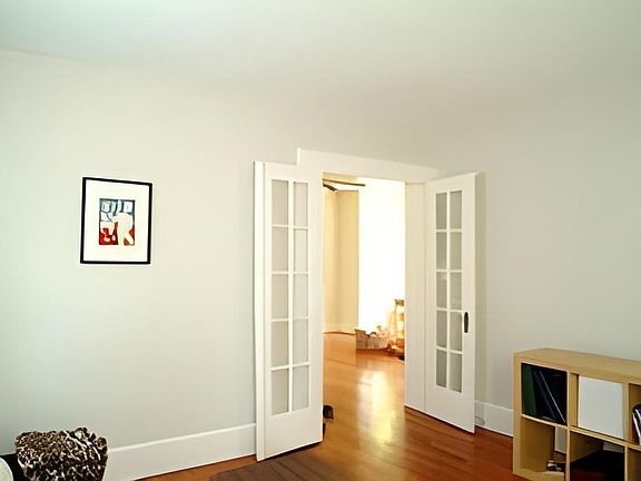 4th image of 41 Willard St