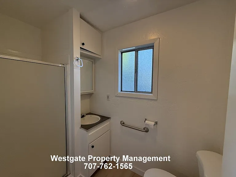 360 E School St — Photo 10