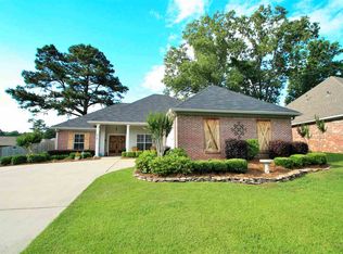 618 Walnut Grove Dr, Pearl, MS 39208