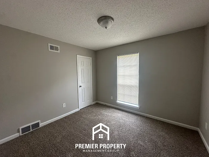 2105 Woodfield Park Rd — Photo 15