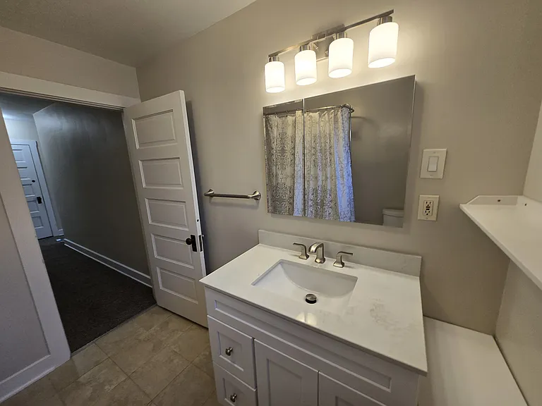 2217 Madison Rd — Photo 16