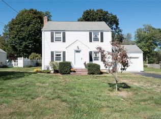 62 Bentwood Rd, West Hartford, CT 06107