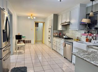 8911 Lazy River Ln, Houston, TX 77088