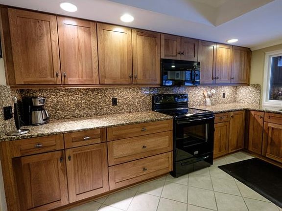 2nd image of 3504 Hollow Oak Pl