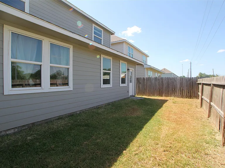 13911 Aldaco Dr — Photo 20
