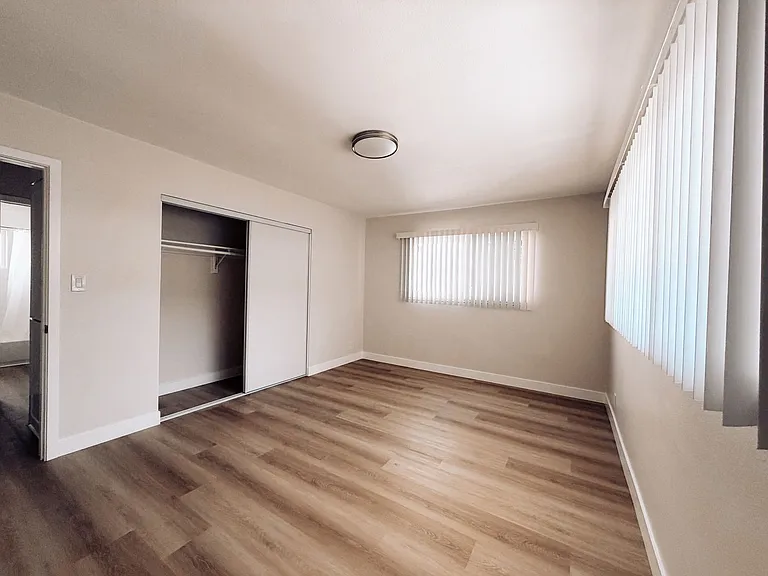 Commonwealth — Photo 15