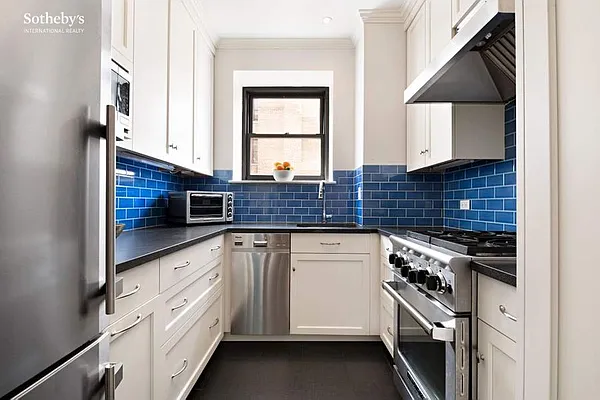 Sold by Sotheby's International Realty | media 5