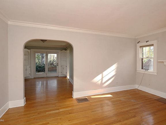 5th image of 752 Fairfield Ave NW