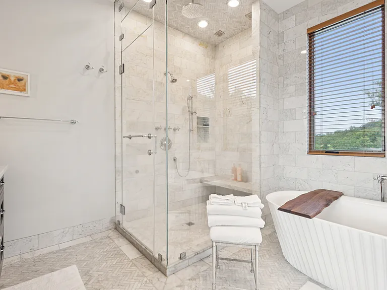 8425 Lee Hwy — Photo 12