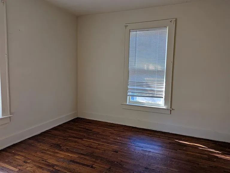 207-209 Austin Ln #207 — Photo 4